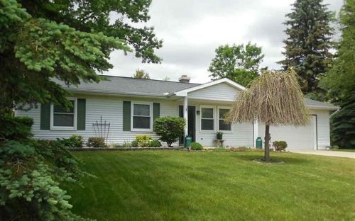 1015 Iberian Dr, Weidman, MI, 48893-9215 | Card Image