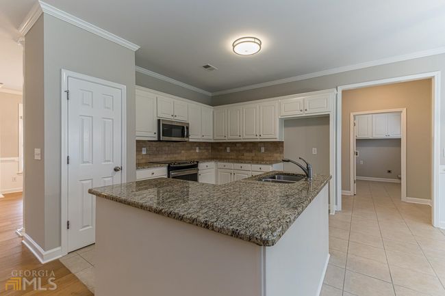 1008 Maple Creek Dr, House other with 5 bedrooms, 3 bathrooms and null parking in Loganville GA | Image 8