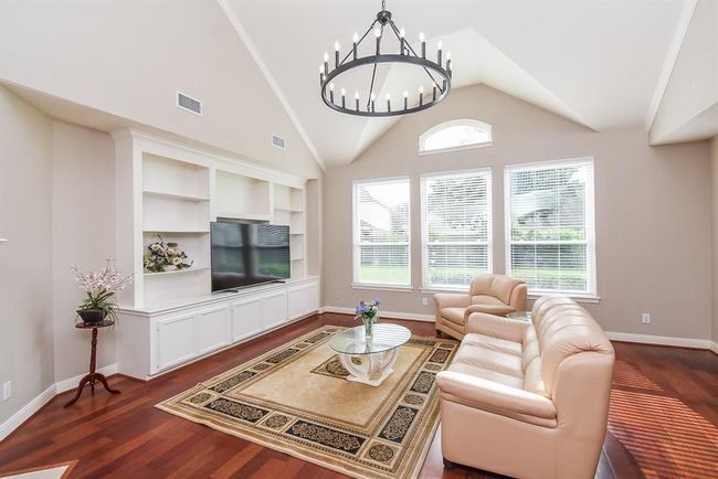 7111 Morrow Ct, House other with 5 bedrooms, 4 bathrooms and 3 parking in Sugar Land TX | Image 13