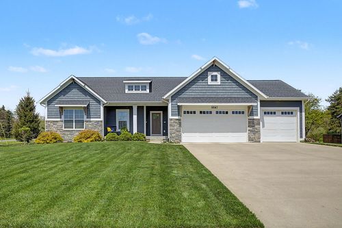 5587 Stanton Woods Dr, Hudsonville, MI, 49426-9809 | Card Image