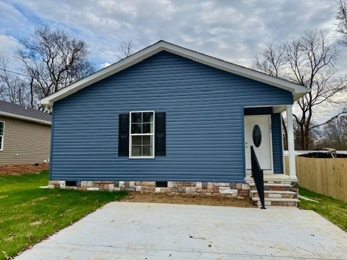 421 W Waggoner St, Tullahoma, TN, 37388-4331 | Card Image