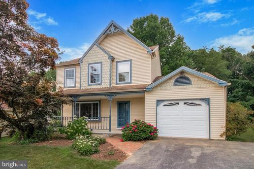 1607 Barbara Dr, DOWNINGTOWN, PA, 19335-3564 | Card Image