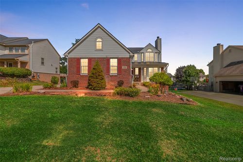 1924 Devonshire Dr, Wixom, MI, 48393-4411 | Card Image