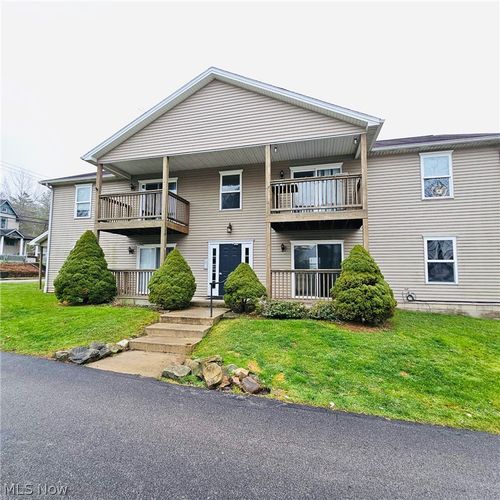 4-77 W Wood St, Lowellville, OH, 44436-2102 | Card Image