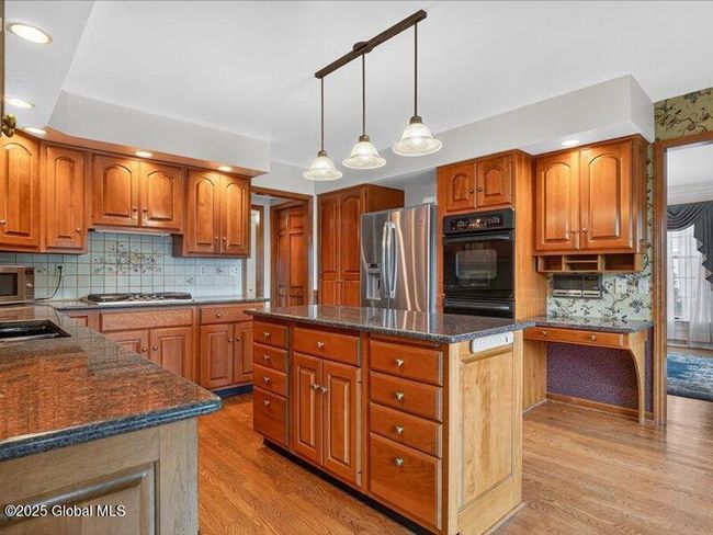 3077 New Williamsburg Dr, House other with 4 bedrooms, 4 bathrooms and 6 parking in Schenectady NY | Image 17