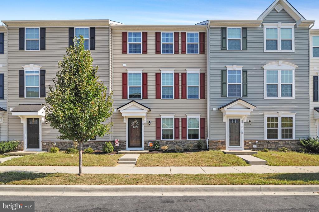 Lake Seymour Dr, Middletown, DE 19709