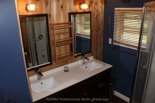 24430 Highway 35 Highway, Home with 2 bedrooms, 1 bathrooms and 4 parking in Lake of Bays ON | Image 11