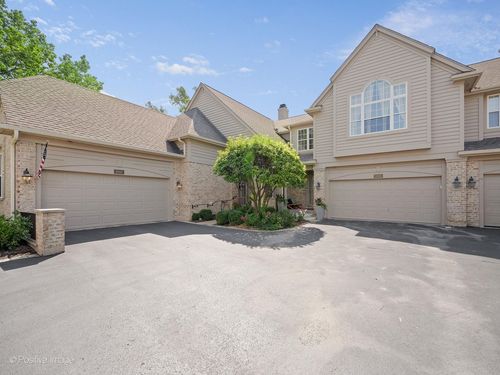 11005 Edgebrook Ln, Indian Head Park, IL, 60525-6975 | Card Image