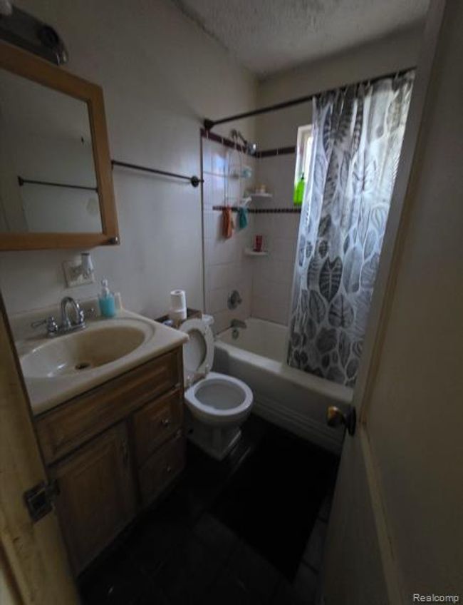 1633 Illinois Ave, House other with 2 bedrooms, 1 bathrooms and null parking in Lansing MI | Image 4