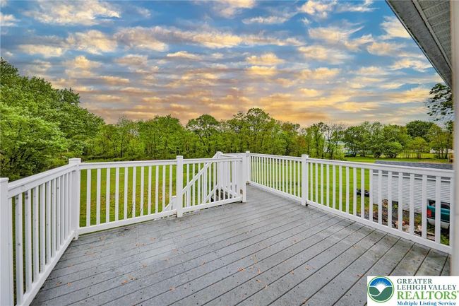 Deck | Image 30