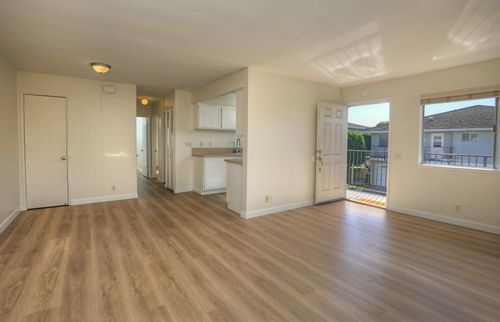 4-5945 Hickory St, Carpinteria, CA, 93013-2740 | Card Image