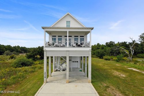 218 S Beach Boulevard, Waveland, MS, 39576 | Card Image