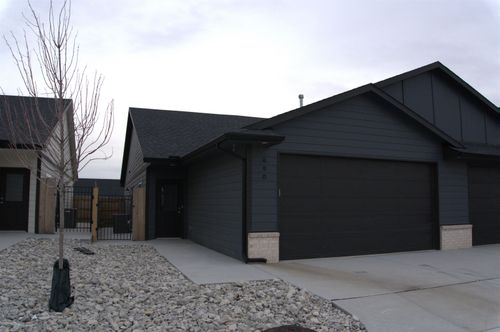 490 E Hayes St, Valley Center, KS, 67147-8960 | Card Image