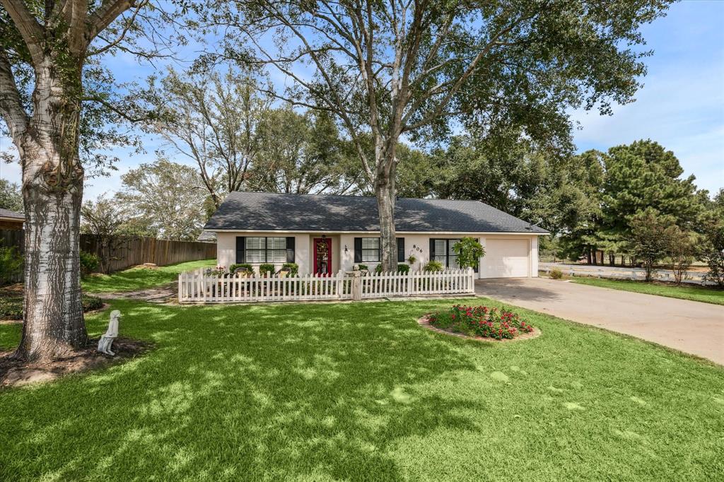 Hacienda Rd, Bellville, TX 77418