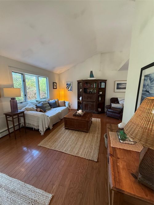 212 S Essex St, Montauk, NY, 11954-5244 | Card Image