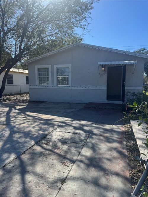 1940 Nw 96th St, Miami, FL, 33147-2654 | Card Image