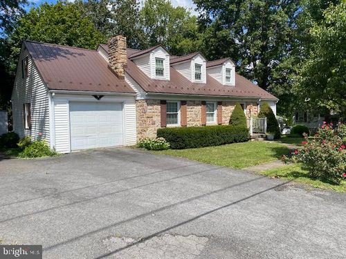 325 W Main St, THOMPSONTOWN, PA, 17094-8842 | Card Image