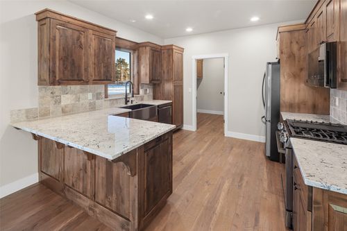 137 Saki Ln, Columbia Falls, MT, 59912-9008 | Card Image