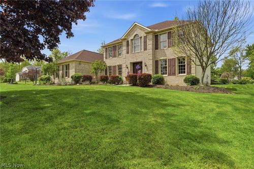 9936 Tamarack Trl, Brecksville, OH, 44141-4112 | Card Image