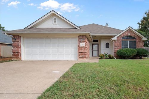 617 Pleasant Valley Drive, Burleson, TX, 76028 | Card Image