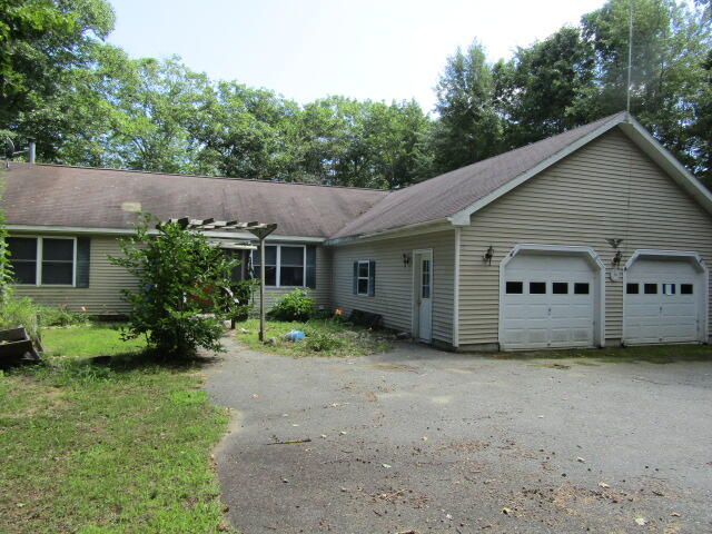 Shamrock Ln, Damariscotta, ME 04543