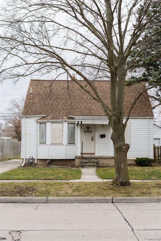 Kenosha St, Harper Woods, MI 48225