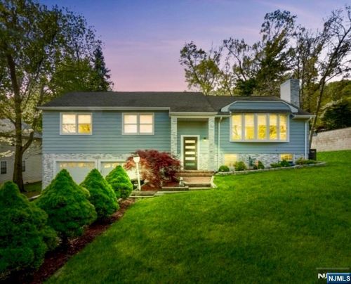 1626 Larkspur Dr, Mountainside, NJ, 07092-1347 | Card Image