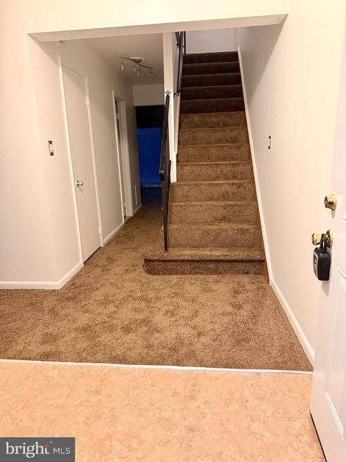 67b-8613 Seasons Way, LANHAM, MD, 20706-3800 | Card Image