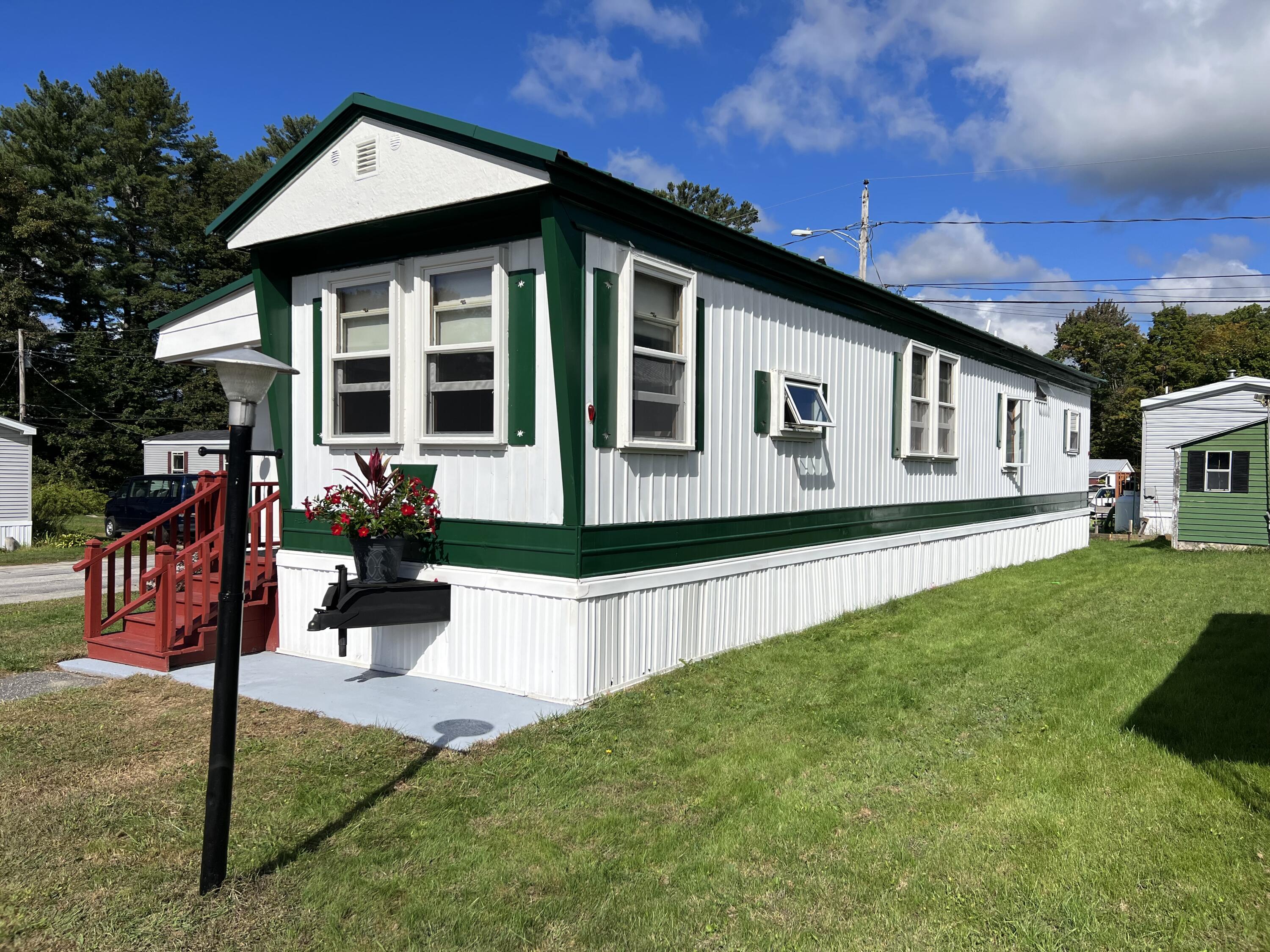 Lexis Ln, Auburn, ME 04210