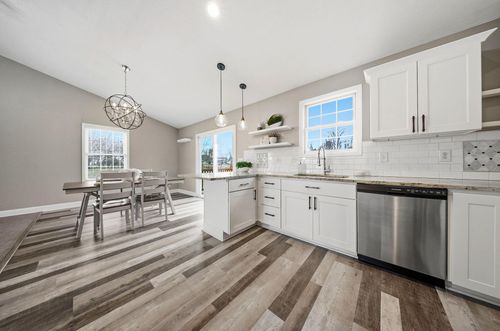 102 White Rd, Centerburg, OH, 43011-9751 | Card Image