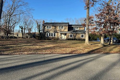 29 Thornwood Dr, Dix Hills, NY, 11746-6441 | Card Image