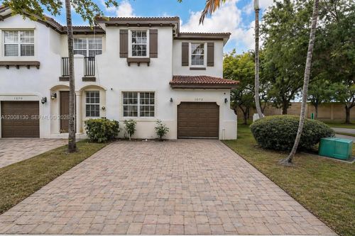 1072 Ne 30th Ave, Homestead, FL, 33033-7608 | Card Image