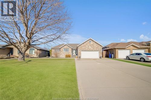 145 Ellison Ave, Leamington, ON, N8H5H9 | Card Image