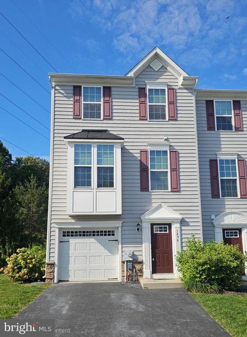 1254 Goldenrod Dr, DOWNINGTOWN, PA, 19335-7200 | Card Image