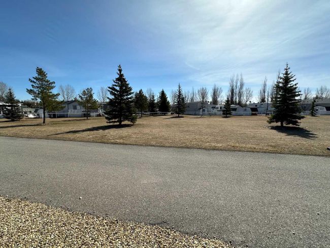 3017 35468 Range Road 30, Home with 1 bedrooms, 1 bathrooms and 2 parking in Rural Red Deer County AB | Image 2