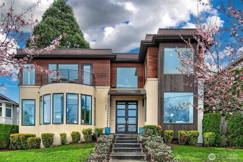 526 14th Ave W, Kirkland, WA, 98033-4829 | Card Image