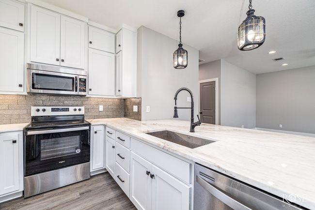 11175 Houston St, House other with 3 bedrooms, 2 bathrooms and 1 parking in Carlsbad TX | Image 4
