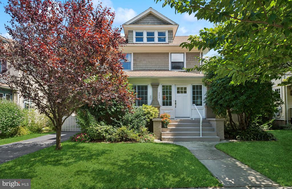 Summit St, Hightstown, NJ 08520