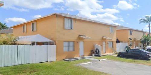33-33 Ne 12th Ave, Homestead, FL, 33030-6262 | Card Image