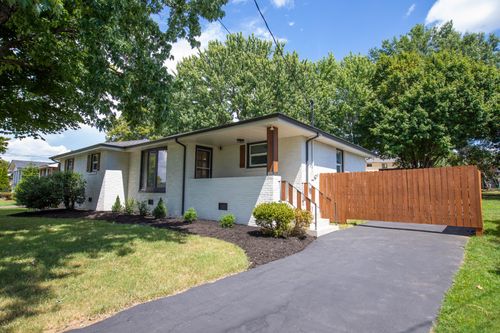 204 Weldon Dr, Hermitage, TN, 37076-2133 | Card Image