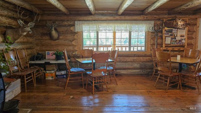 2742 Dixie Rd, Home with 9 bedrooms, 4 bathrooms and null parking in Dixie ID | Image 19