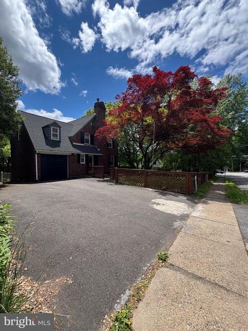7915 New Second St, Elkins Park, PA, 19027-2714 | Card Image