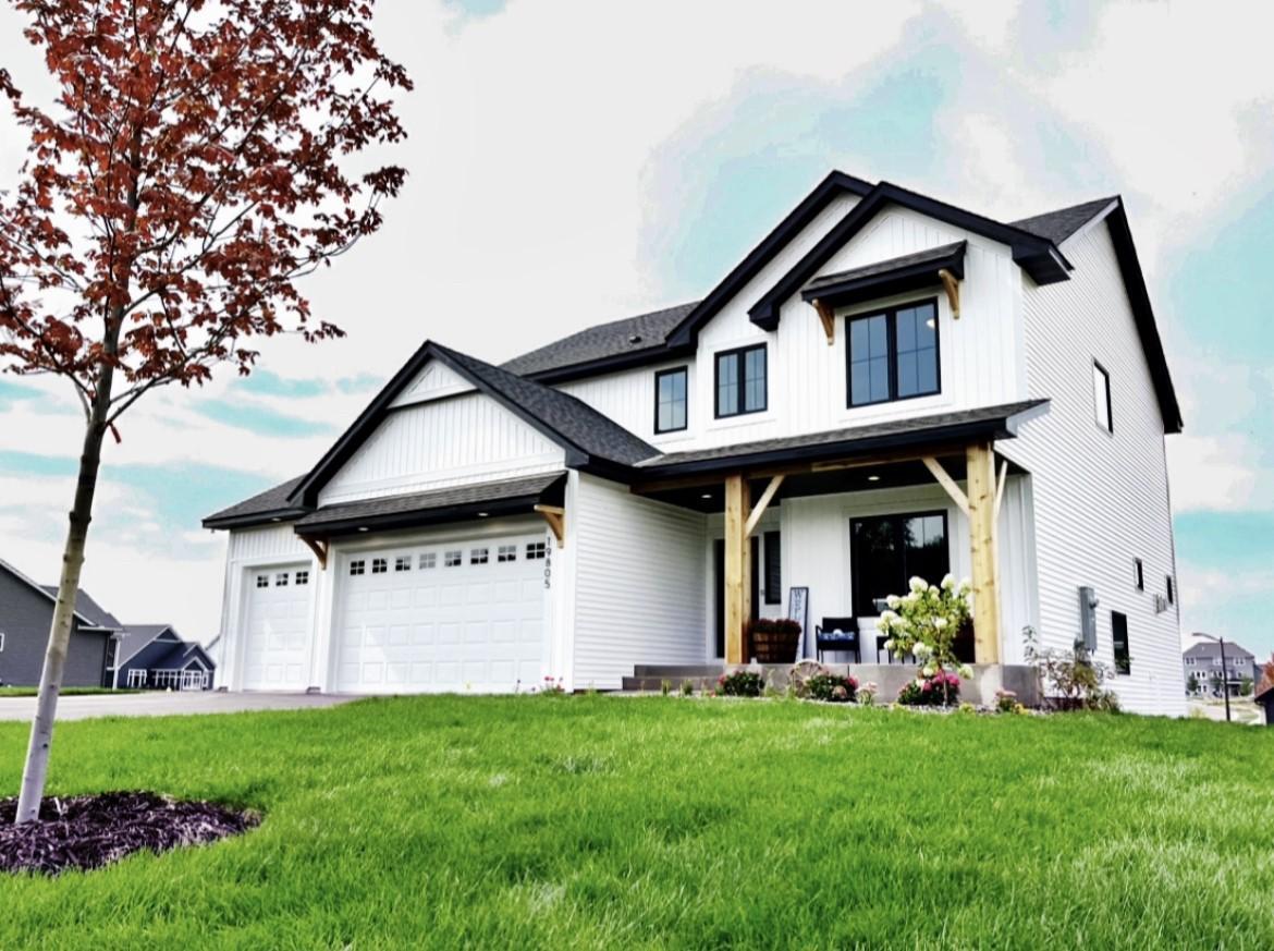 Henning Ave, Lakeville, MN 55044