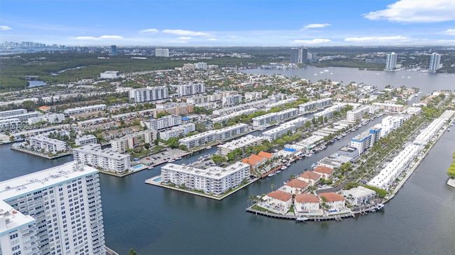 APT-108 - 4000 Ne 170 Th St, Condo with 3 bedrooms, 2 bathrooms and null parking in North Miami Beach FL | Image 34