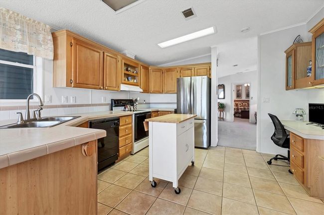 Kitchen | Image 10