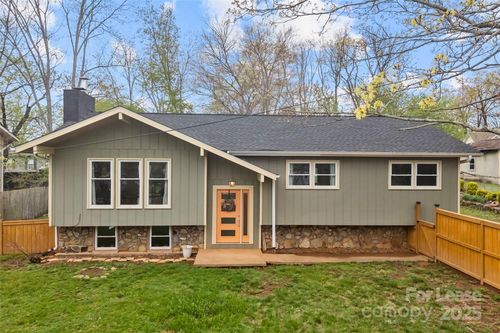 917 W Chapel Rd, Asheville, NC, 28803-2853 | Card Image