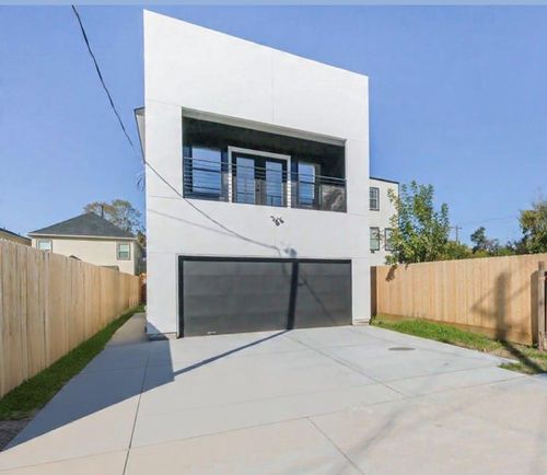 5014 Creekmont Dr, Houston, TX, 77091-5142 | Card Image