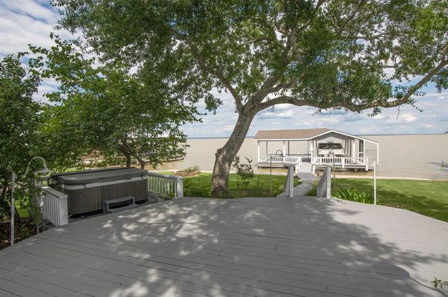 341 Sam Houston Loop, House other with 3 bedrooms, 2 bathrooms and 4 parking in Pointblank TX | Image 26
