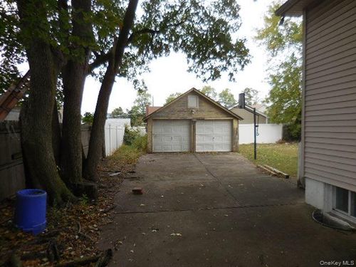 55 Harris Ave, Freeport, NY, 11520-2312 | Card Image