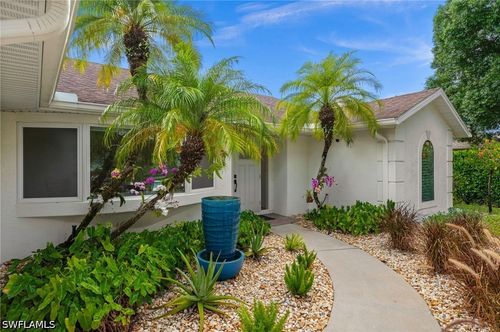 2476 River Reach Dr, NAPLES, FL, 34104-6927 | Card Image